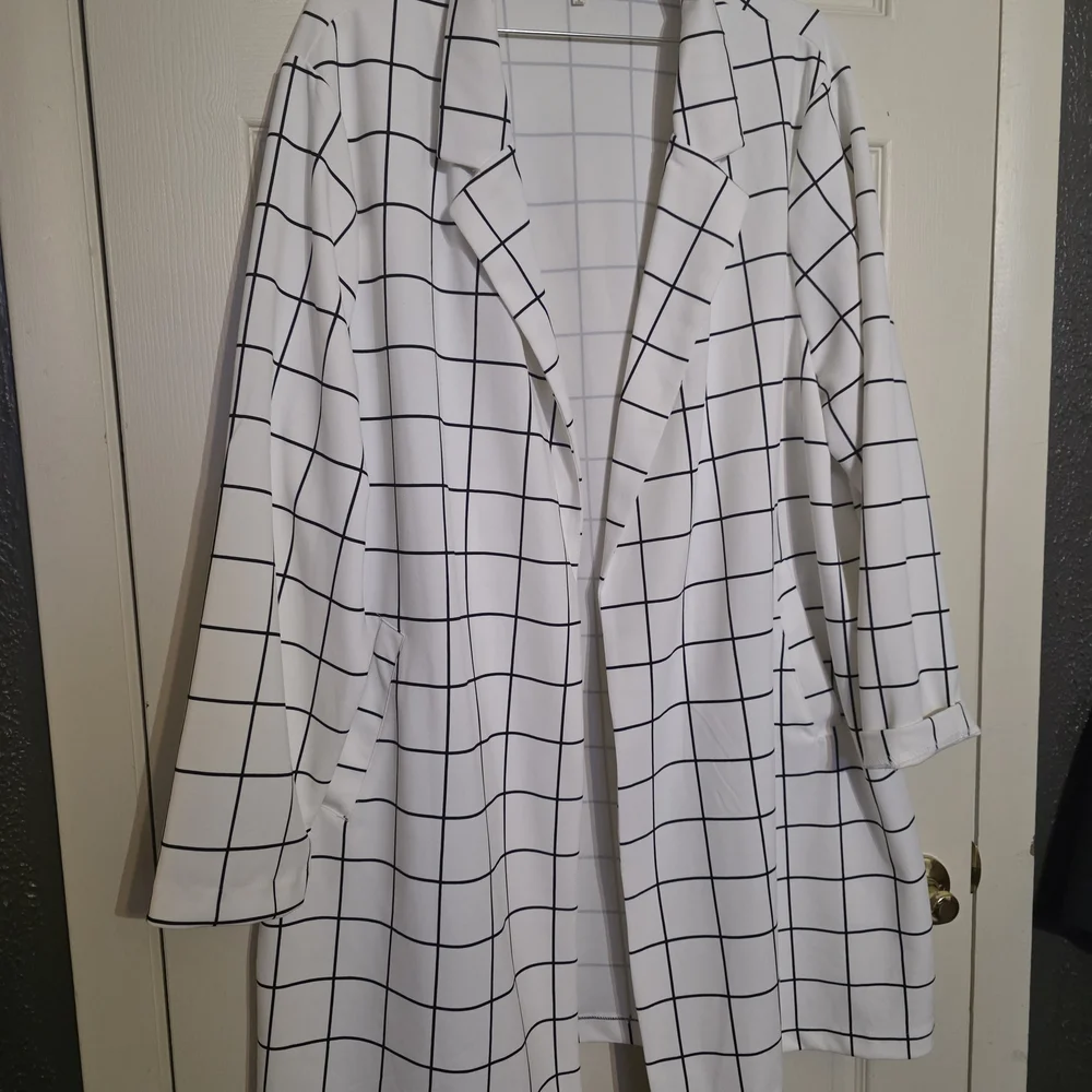 MELLODAY White and Black Grid Blazer - Picture 1 of 4